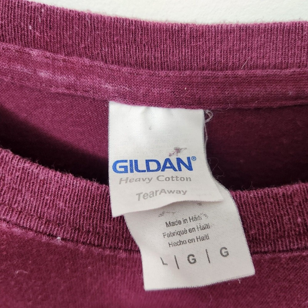 GILDAN Men's Burgundy Crew Neck Graphic Print T Shirt Size L - Picture 3 of 6